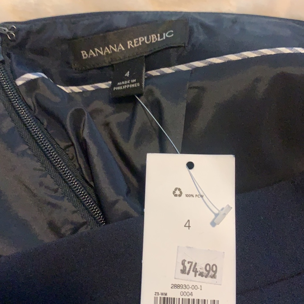 New w tags Banana Republican Skirt
